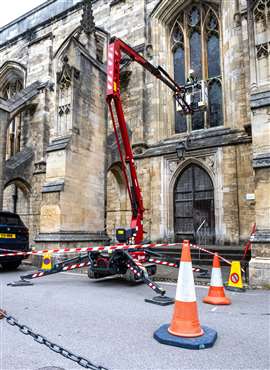 Hinowa - APS - Winchester Cathedral 